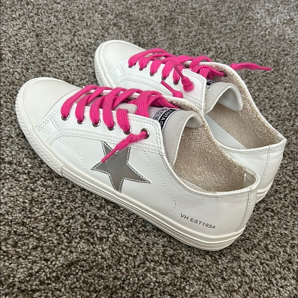 Vintage Havana Sneakers - Picture 1 of 2